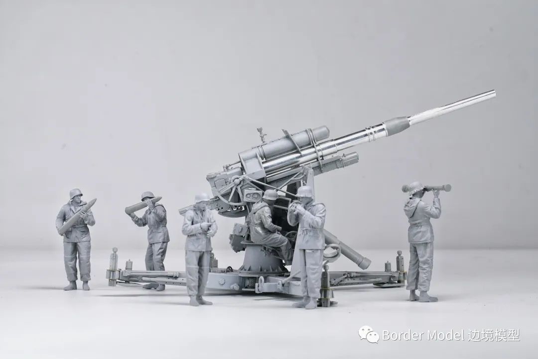 German 88mm Gun Flak36 w/6 Anti-Aircraft Artillery Crew Members