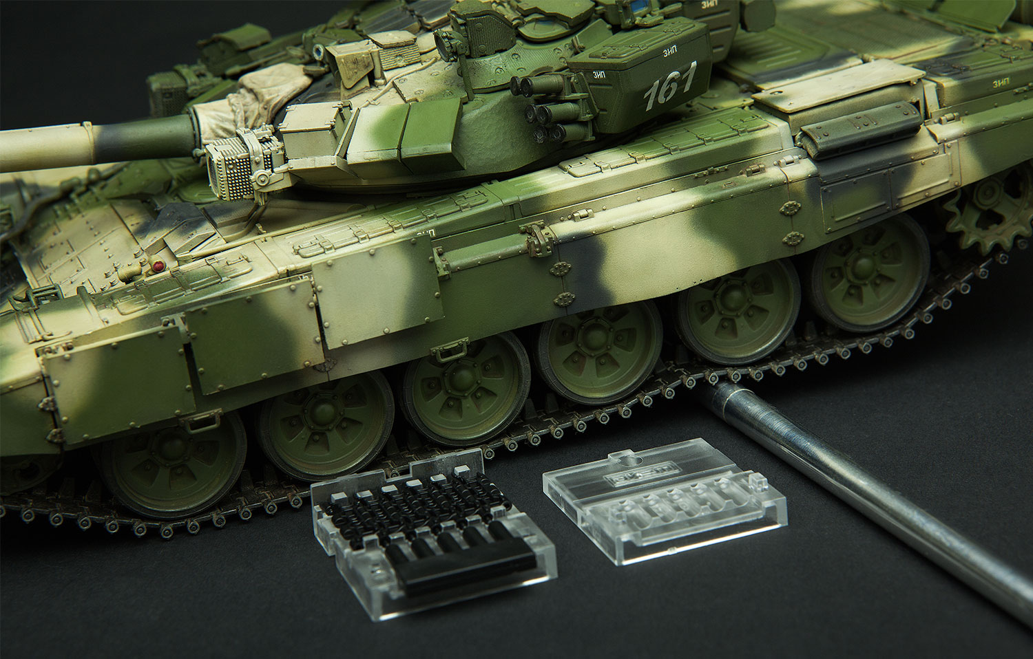 Russian Main Battle Tank T-90 w/TBS-86 Tank Dozer