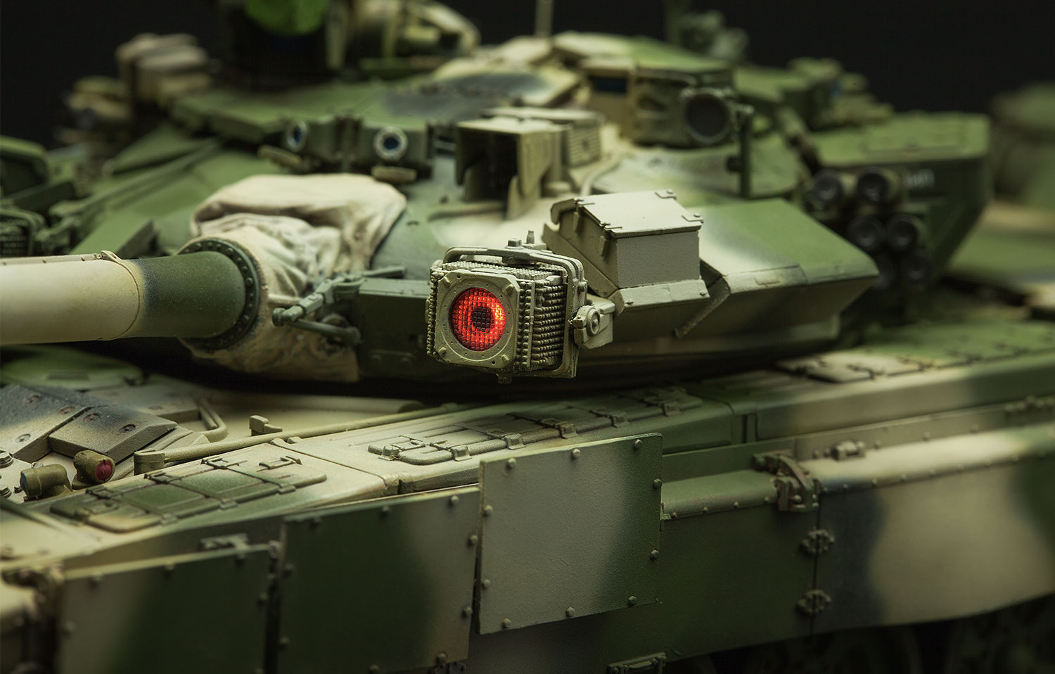 Russian Main Battle Tank T-90 w/TBS-86 Tank Dozer