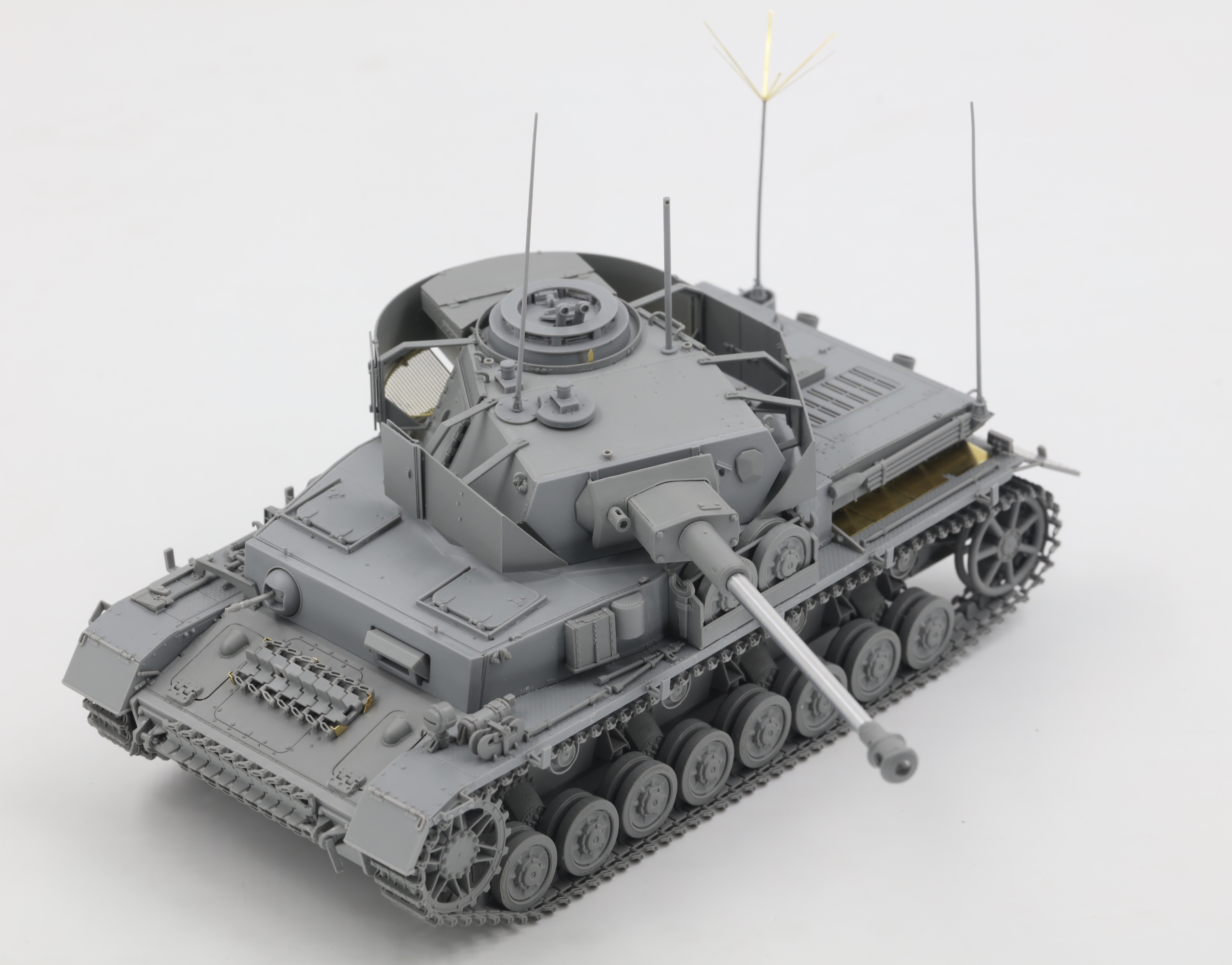 Pz.Beob.Wg. IV Ausf. J w/Commander&Infantry