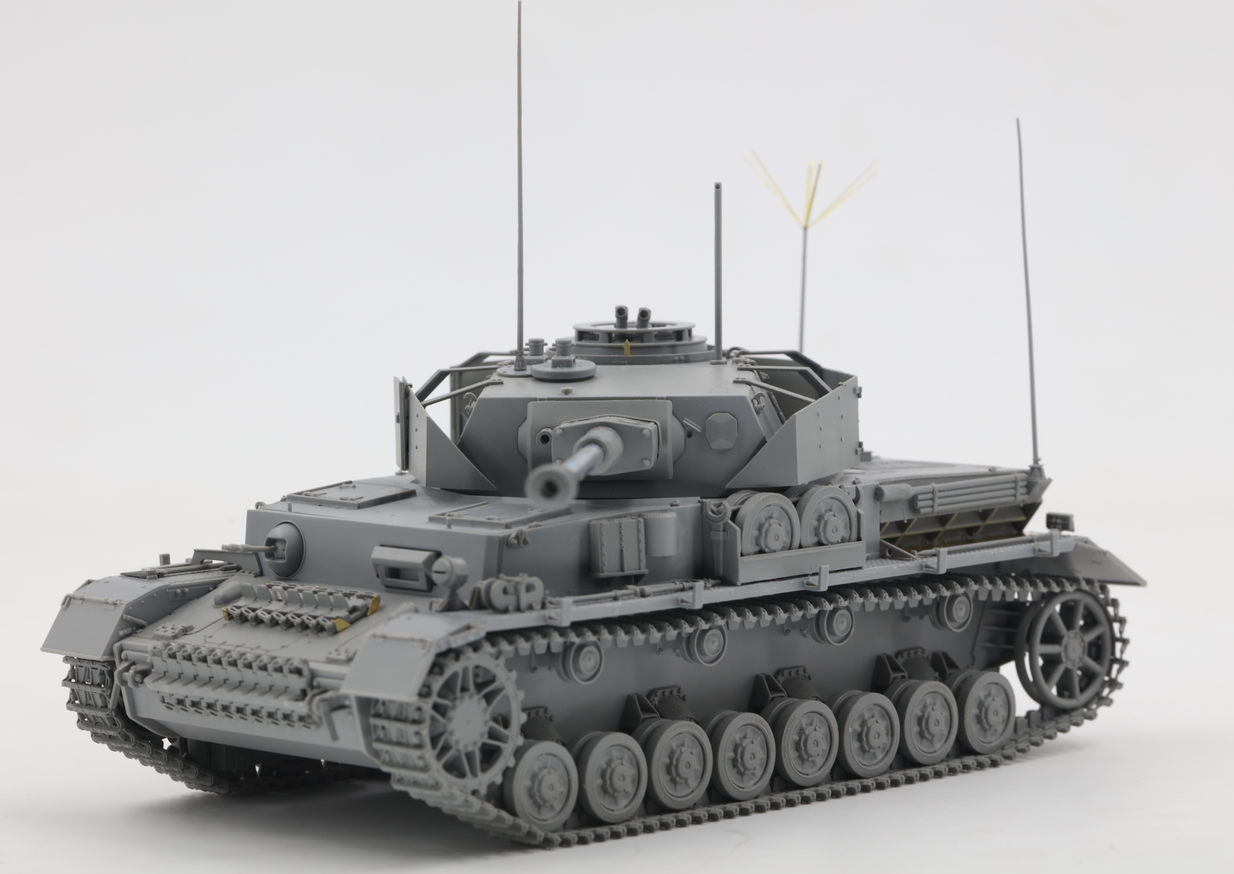 Pz.Beob.Wg. IV Ausf. J w/Commander&Infantry